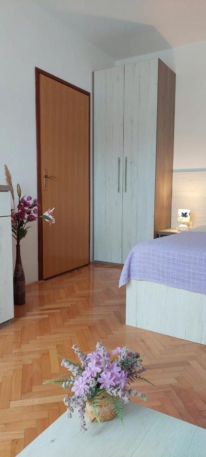 Apartments Barcarola Pag Town Bagian luar foto