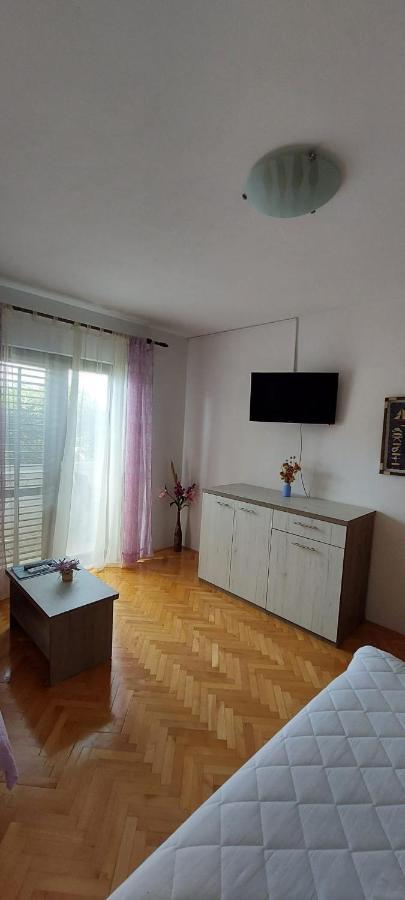 Apartments Barcarola Pag Town Bagian luar foto