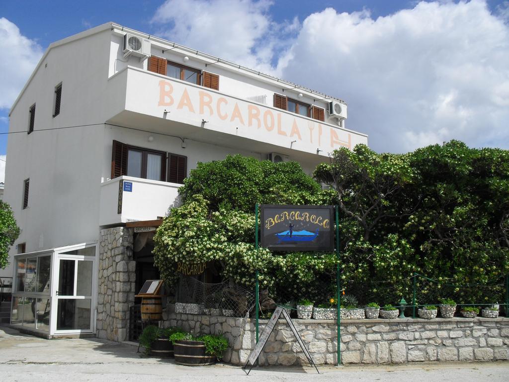 Apartments Barcarola Pag Town Bagian luar foto