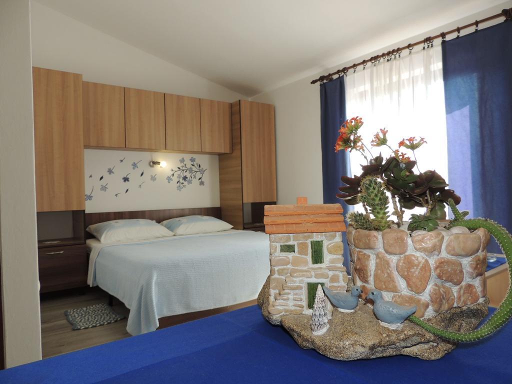 Apartments Barcarola Pag Town Bagian luar foto