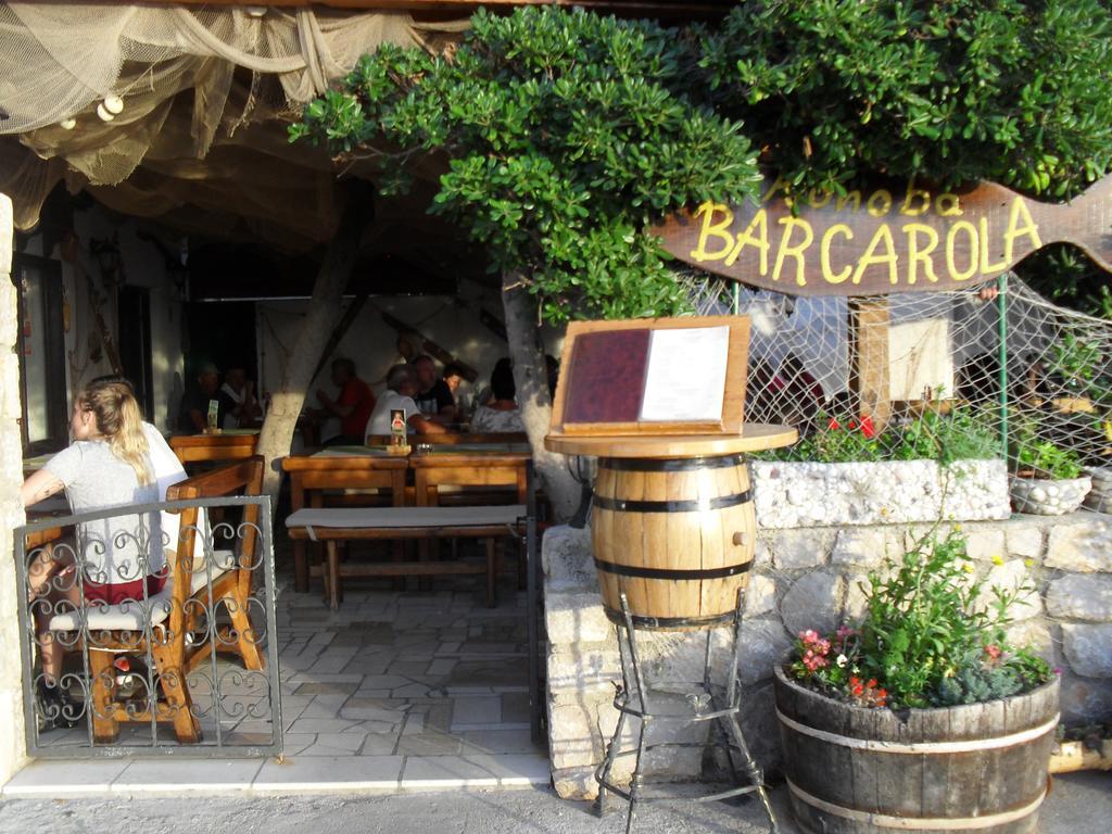Apartments Barcarola Pag Town Bagian luar foto